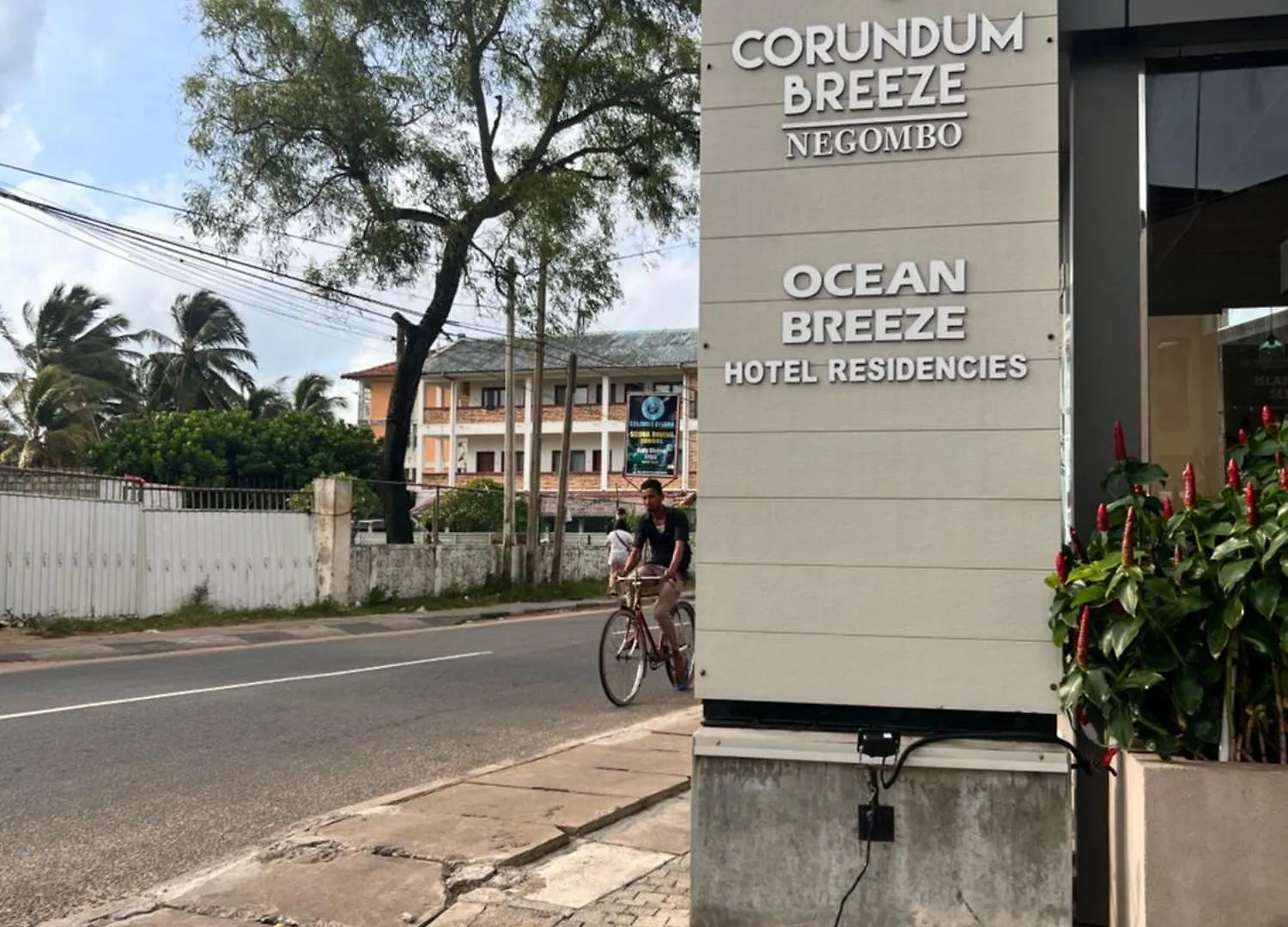 Ocean Breeze Negombo- Tidesend Luxury Beach Apartments Sri Lanka