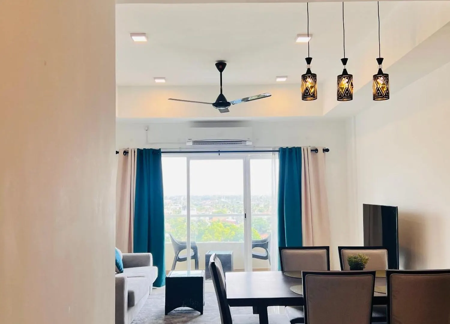 Ocean Breeze Negombo- Tidesend Luxury Beach Apartments 0*, Negombo Sri Lanka