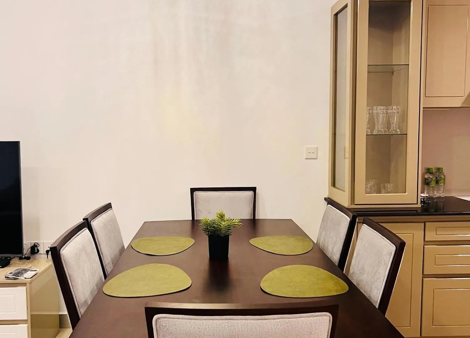 Ocean Breeze Negombo- Tidesend Luxury Beach Apartments