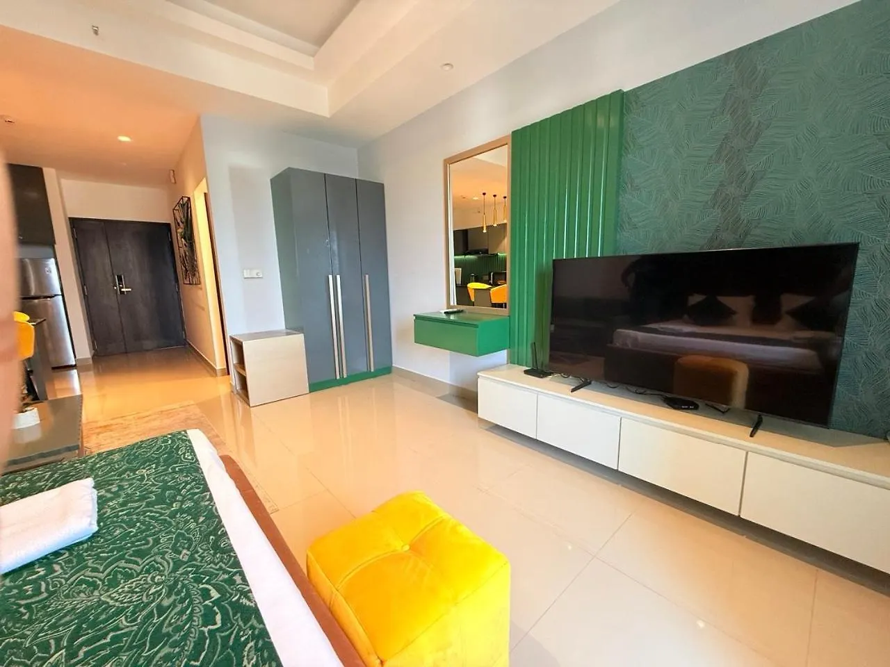 Ocean Breeze Negombo- Tidesend Luxury Beach Apartments  Negombo