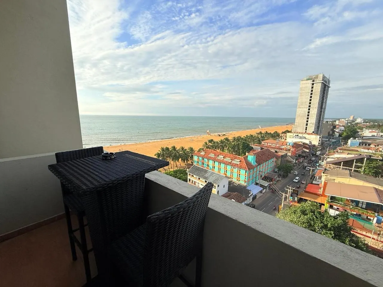 Ocean Breeze Negombo- Tidesend Luxury Beach Apartments Sri Lanka