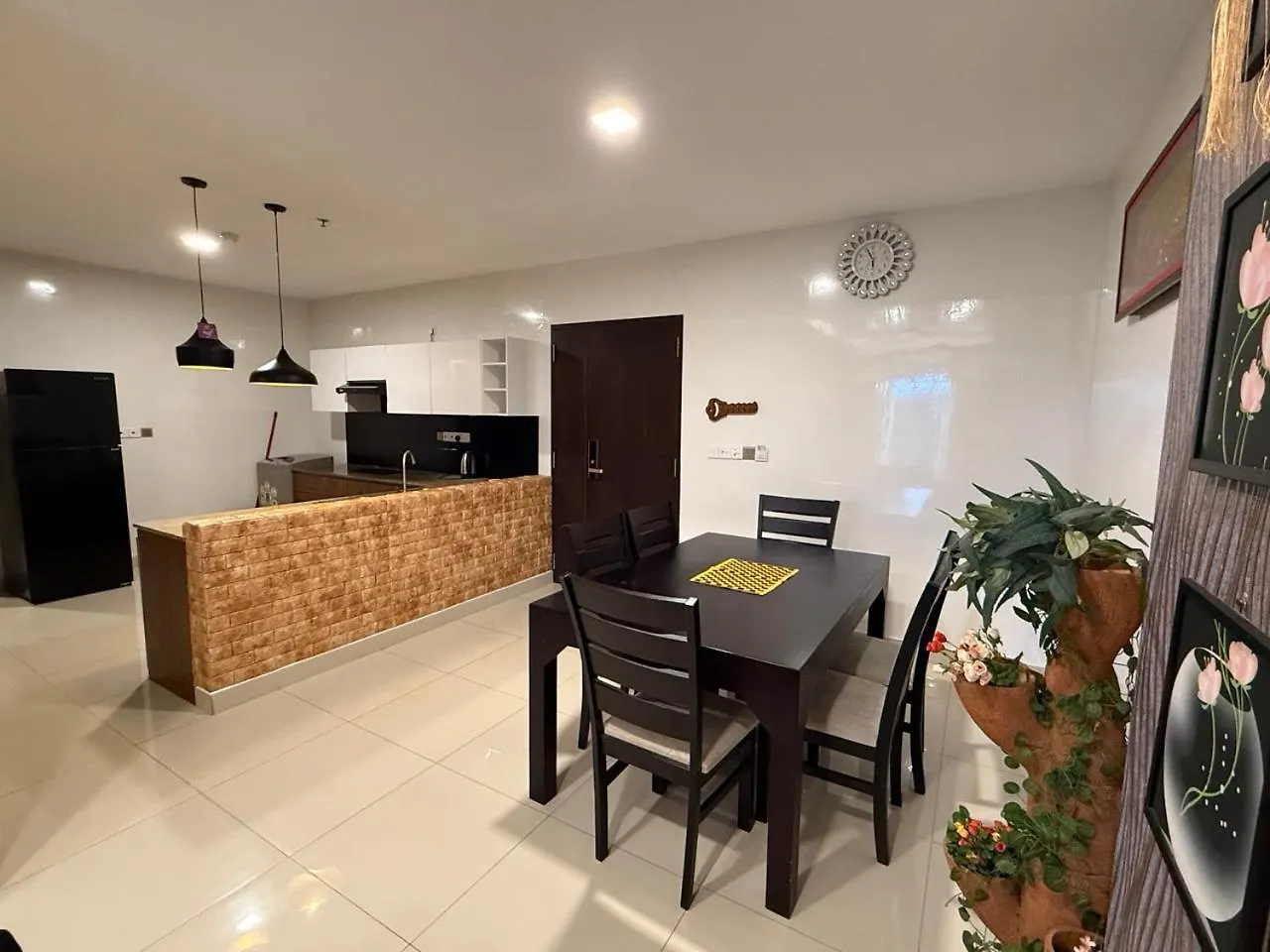 Ocean Breeze Negombo- Tidesend Luxury Beach Apartments 0*, Negombo Sri Lanka