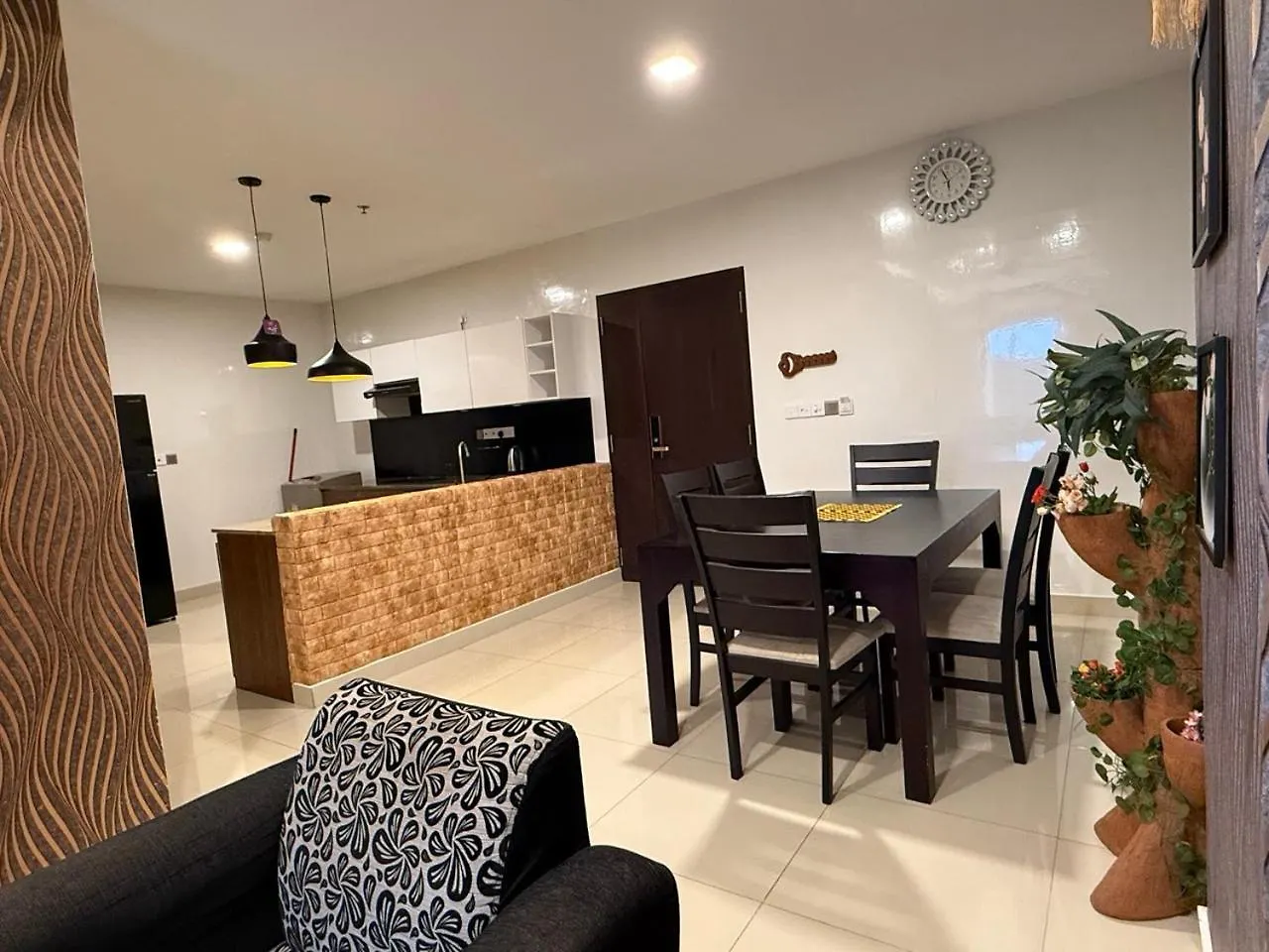 Ocean Breeze Negombo- Tidesend Luxury Beach Apartments Sri Lanka