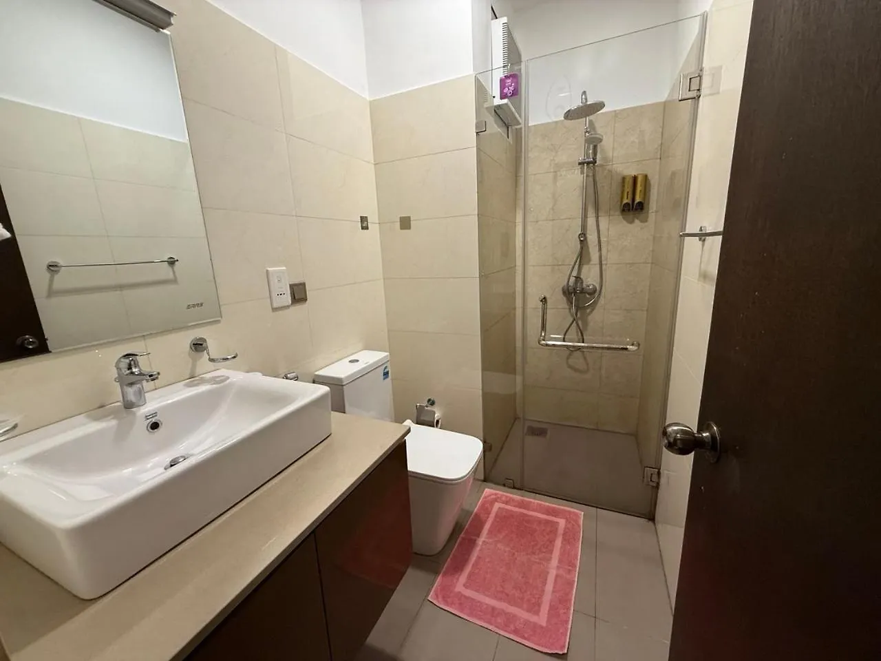Ocean Breeze Negombo- Tidesend Luxury Beach Apartments Sri Lanka