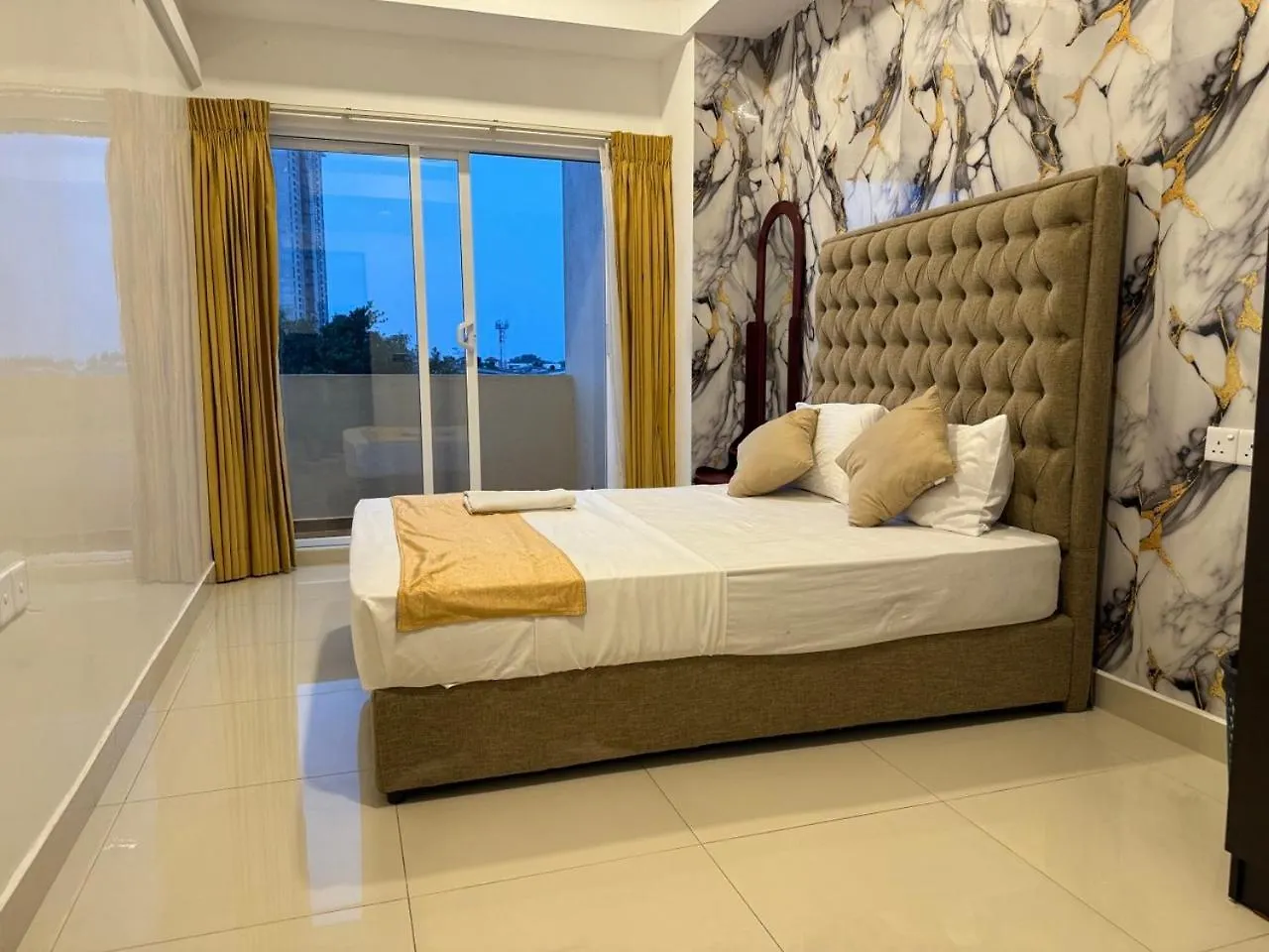 Ocean Breeze Negombo- Tidesend Luxury Beach Apartments Sri Lanka