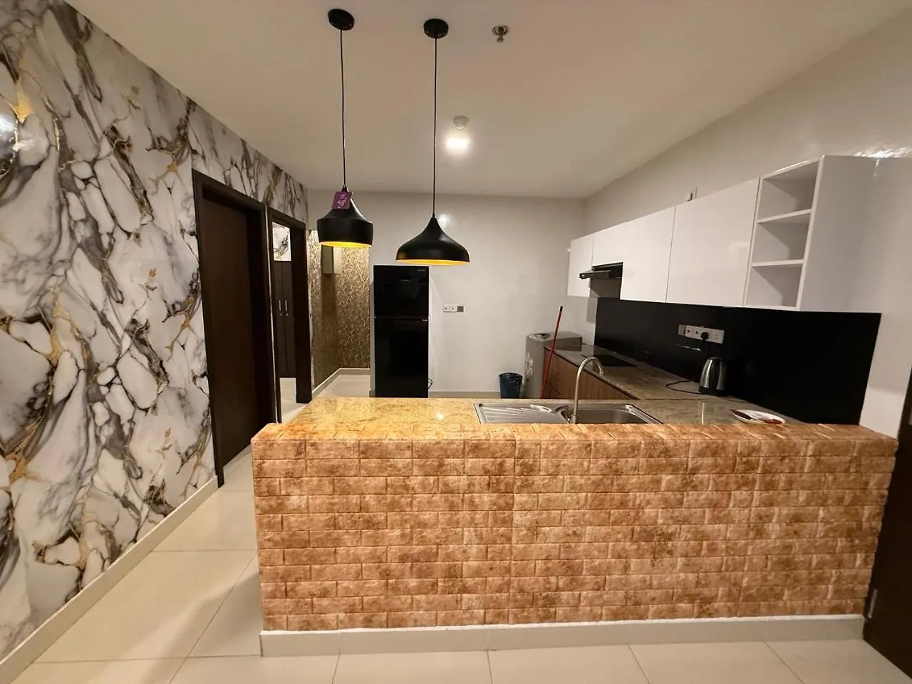 Ocean Breeze Negombo- Tidesend Luxury Beach Apartments 0*, Negombo Sri Lanka