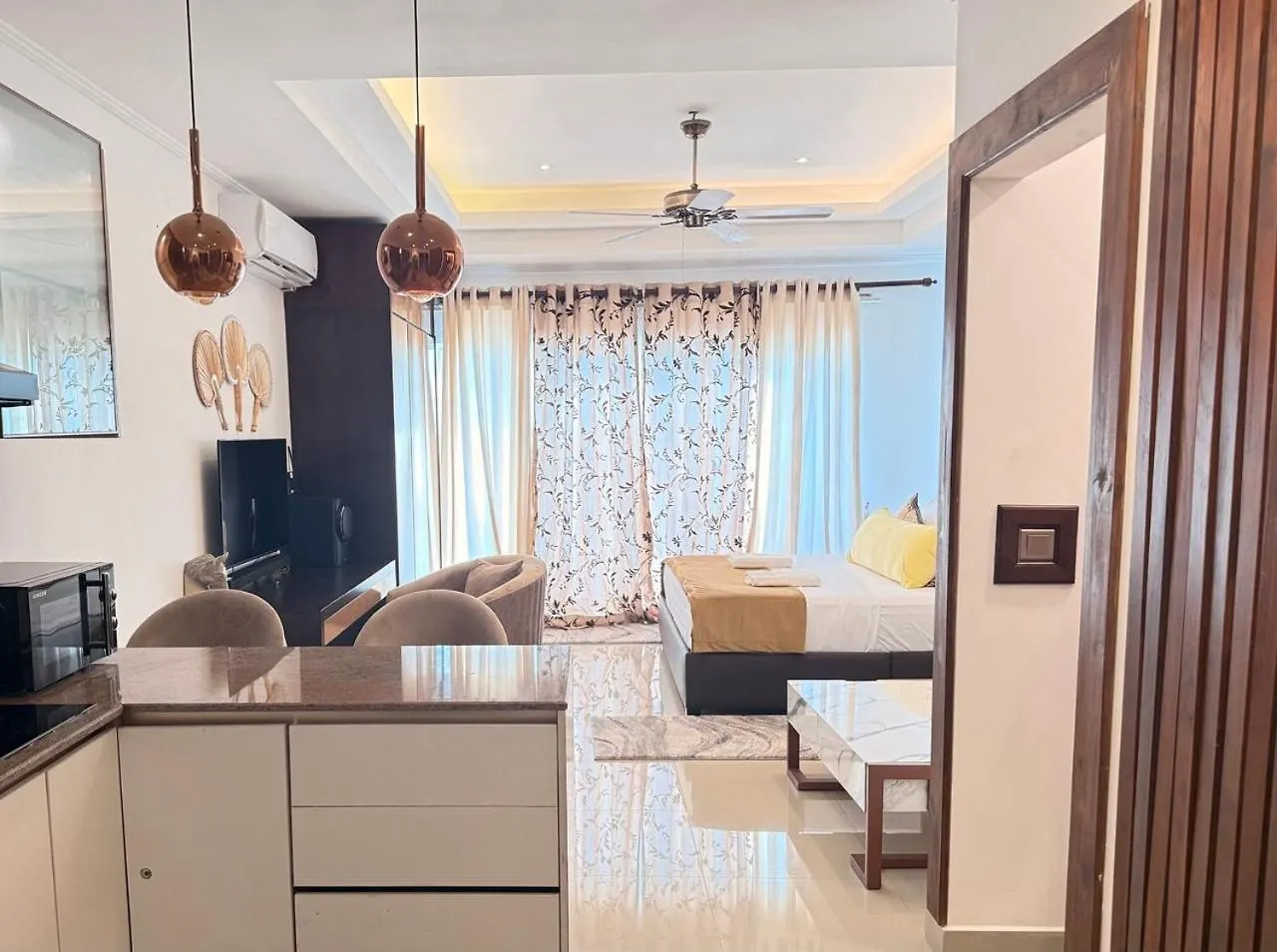 Ocean Breeze Negombo- Tidesend Luxury Beach Apartments