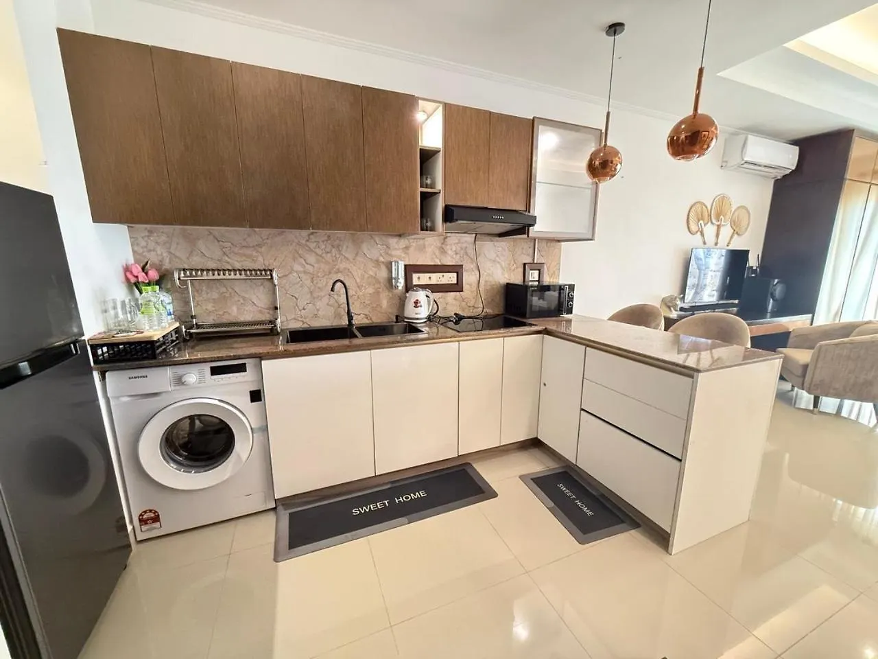 Ocean Breeze Negombo- Tidesend Luxury Beach Apartments Negombo