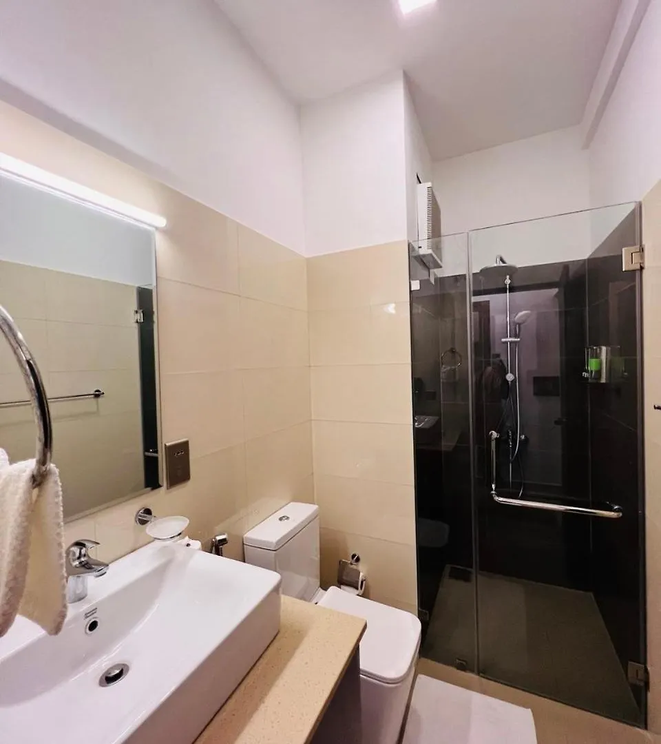 Ocean Breeze Negombo- Tidesend Luxury Beach Apartments