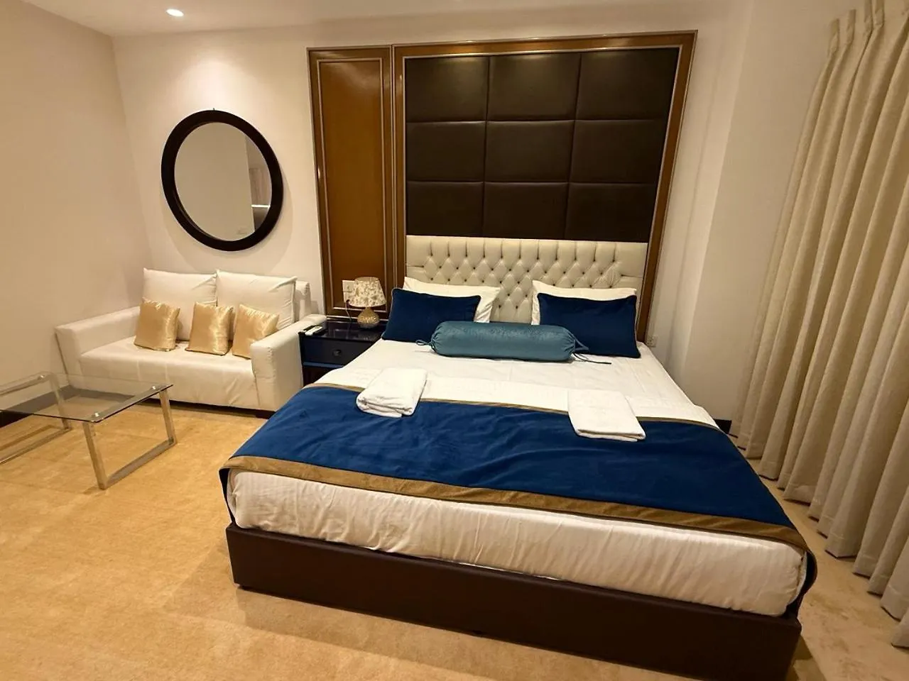 Ocean Breeze Negombo- Tidesend Luxury Beach Apartments  Negombo