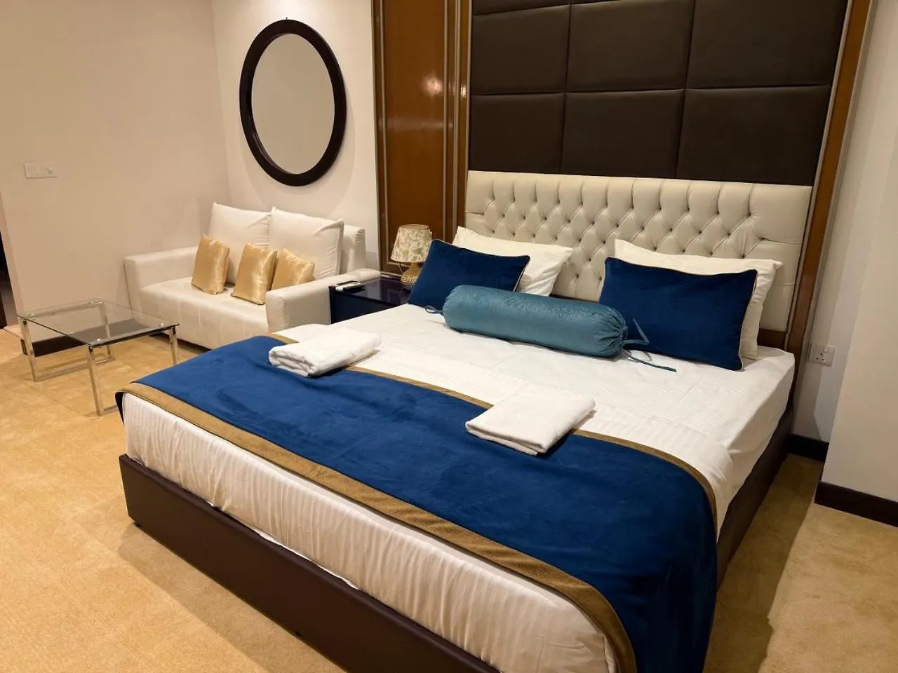 Ocean Breeze Negombo- Tidesend Luxury Beach Apartments