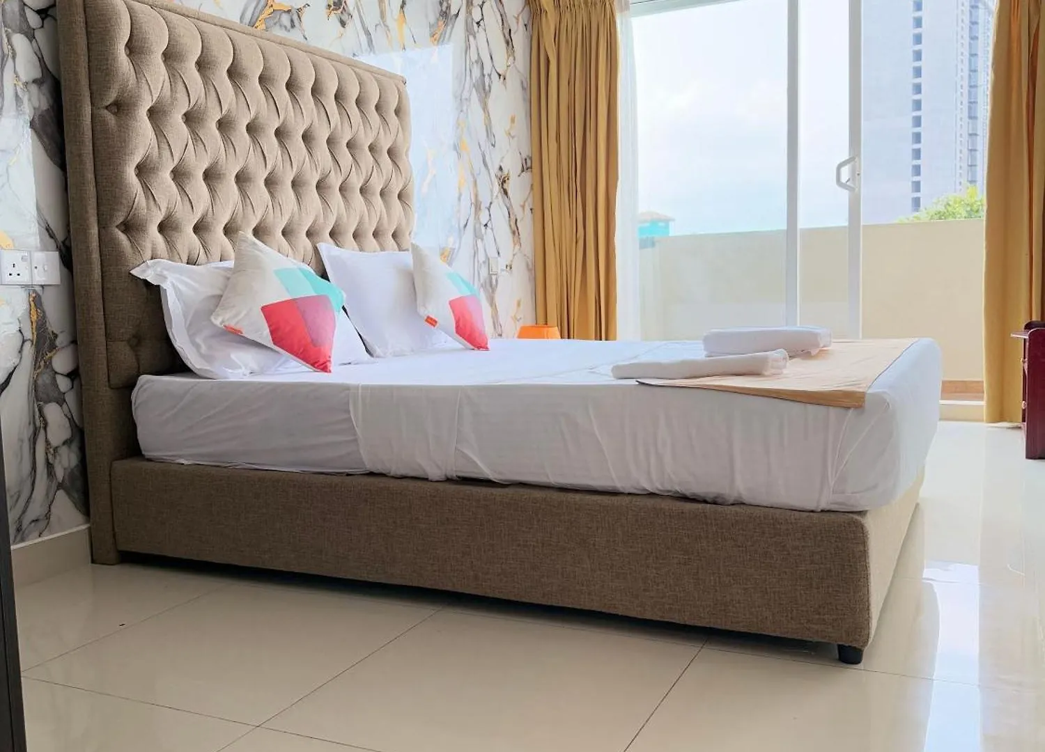 Ocean Breeze Negombo- Tidesend Luxury Beach Apartments Sri Lanka